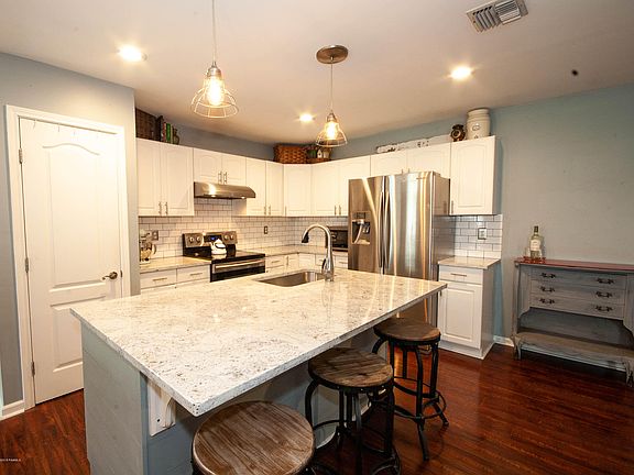 2nd image of 104 Jeanne Picard Drive