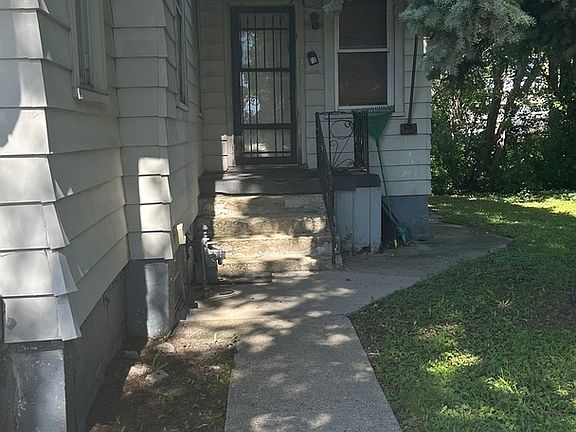 2nd image of 107 E 25th St