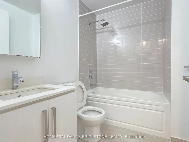5180 Yonge St #512 — Photo 3