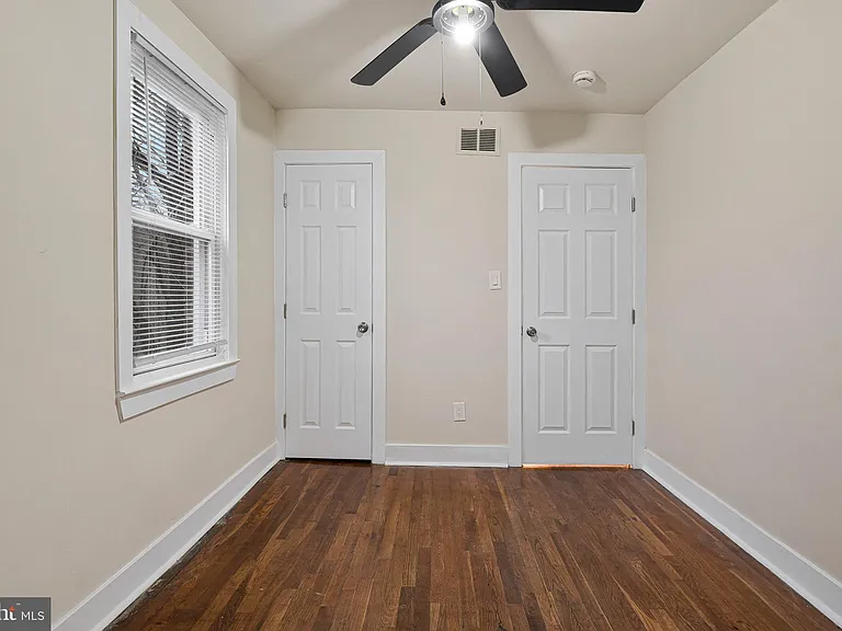 3427 B St SE #4 — Photo 15