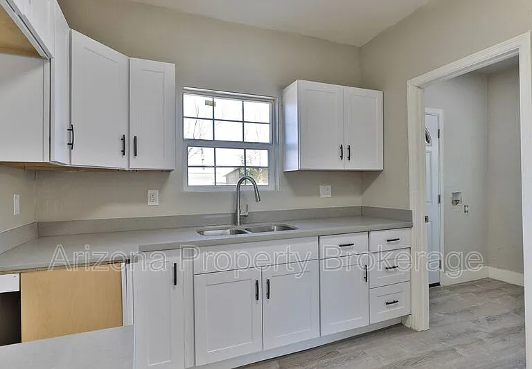 1538 E Pierce St #B — Photo 34