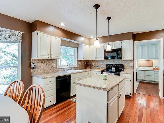 4th image of 1817 Severn Hills Ln
