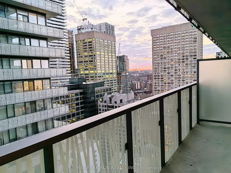 50 Charles St E #2607 — Photo 20