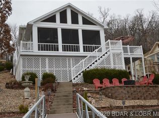 300 Huckleberry Hill Dr, Sunrise Beach, MO 65079