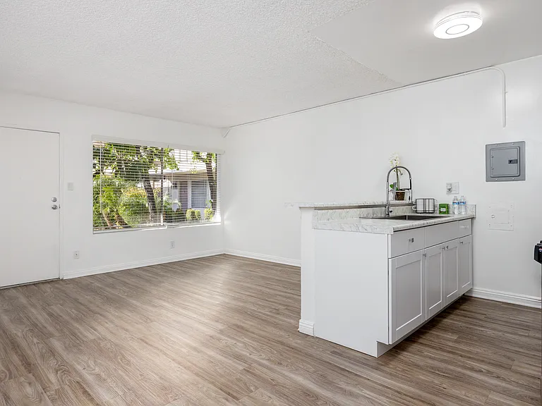 Carson Oakwood Apartments — Photo 50