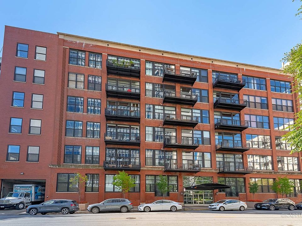 1st image of 525 W Superior St APT 130