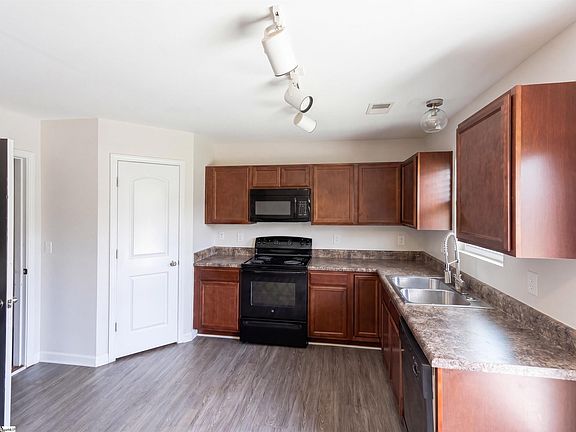 2nd image of 719 Cannonsburg Dr