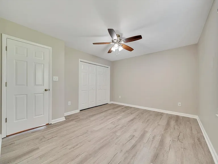 1905 Summerfield Dr — Photo 17