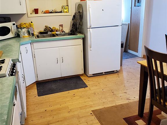 4th image of 314 Lakeshore Dr W