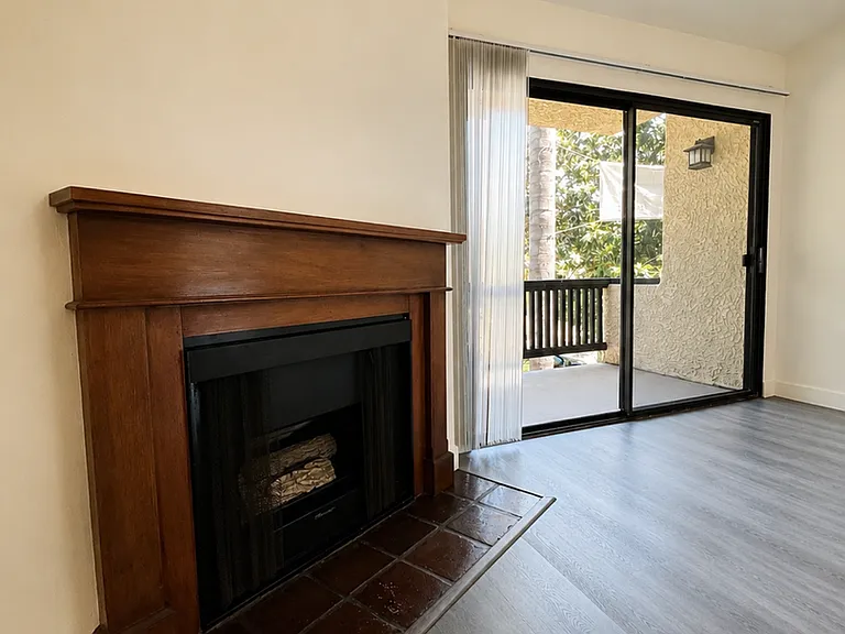 1715 Camden Ave. Los Angeles, CA 90025 — Photo 12