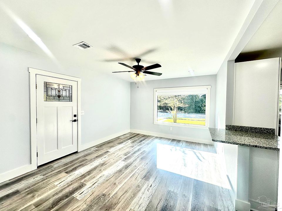 1st image of 504 W Sunset Ave