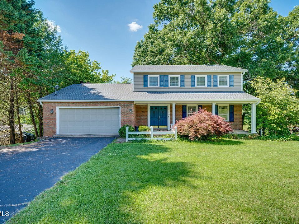 1st image of 209 Coralwood Dr