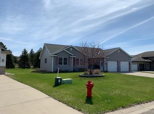349 E River Cir, Sauk Centre, MN 56378