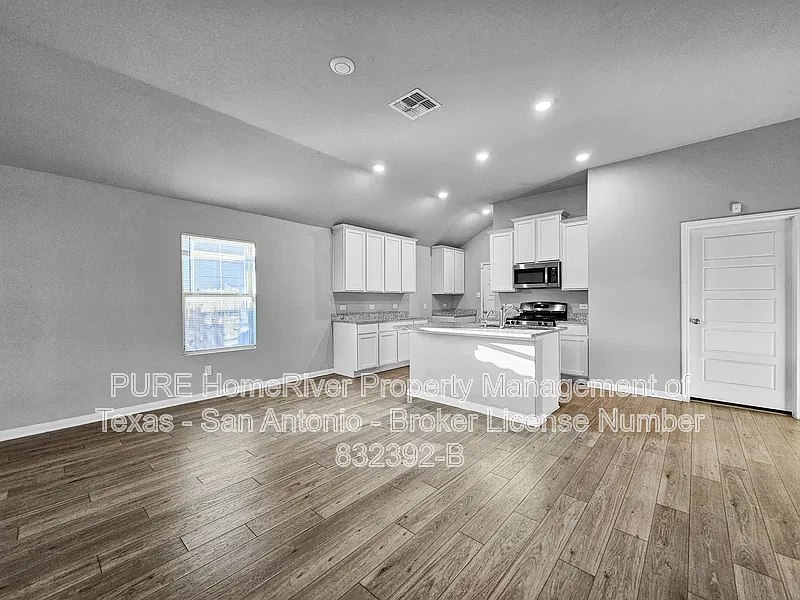 4 bed, 2.0 bath, 1683 sqft, $1,645 — Photo 4