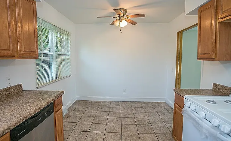 5617 Kenton Ave — Photo 4