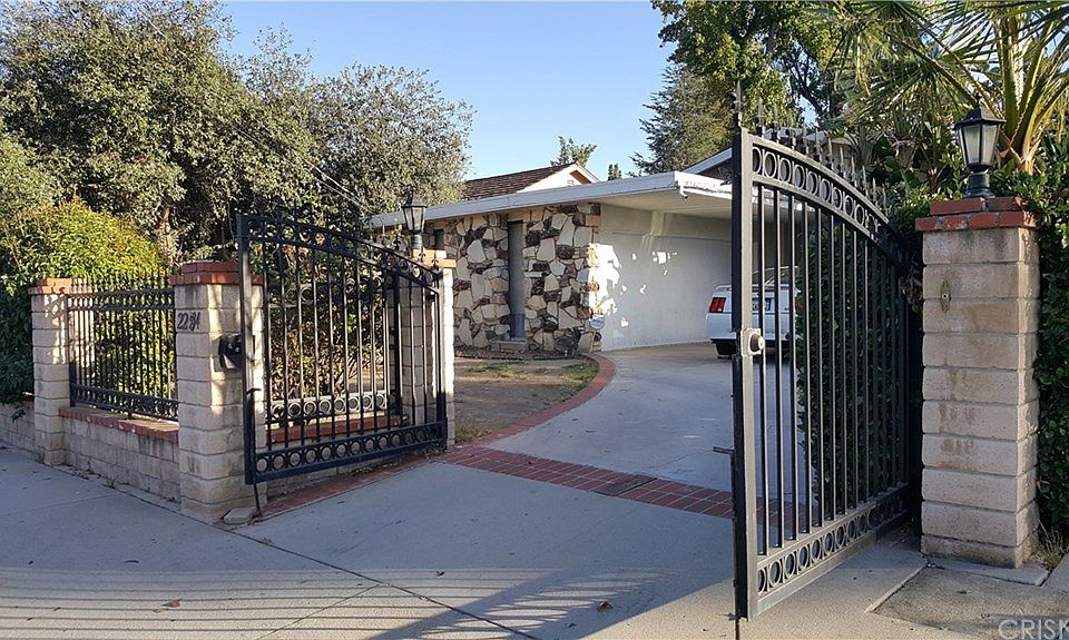 1st image of 22834 Burbank Blvd