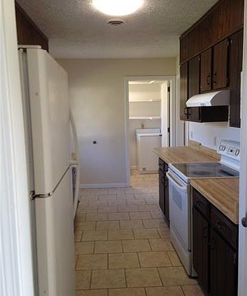 2nd image of 37 Whit Whiteside Ln