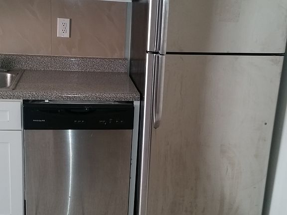 2nd image of 79 Saint Nicholas Pl APT 4D