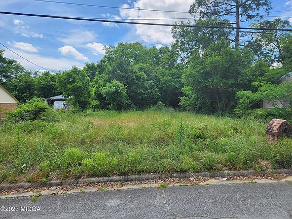 4th image of 1739 Eveline Ave