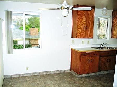 4th image of 873 Castlewood Dr APT 4