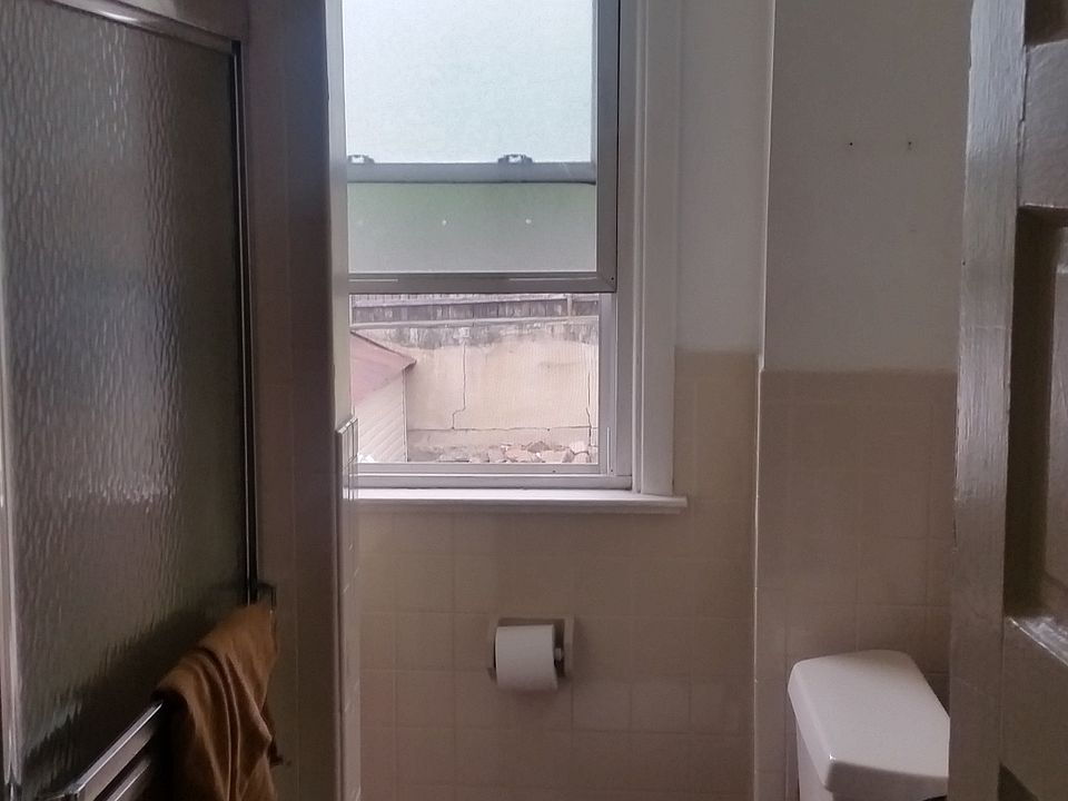 1st image of 49 Linden Ave