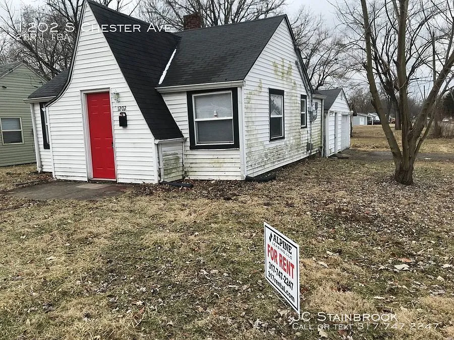 1202 S Chester Ave photo 1