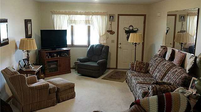 2nd image of 405 Woodpointe Dr