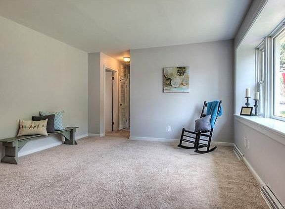 5th image of 2102 Rainbow Dr
