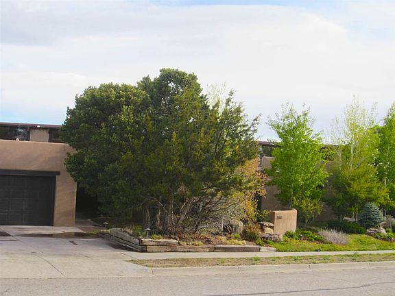 2nd image of 1550 Los Pueblos St