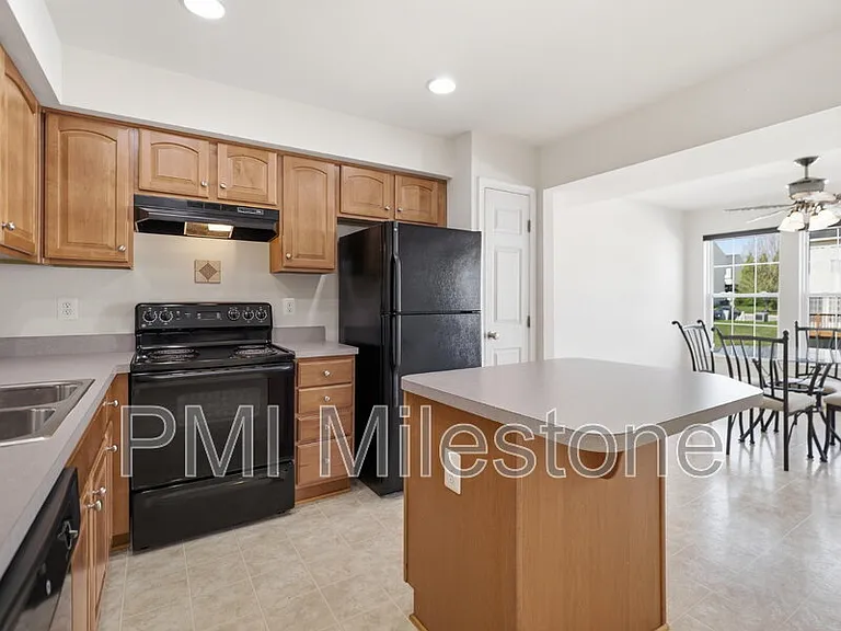 1247 Mare St — Photo 5