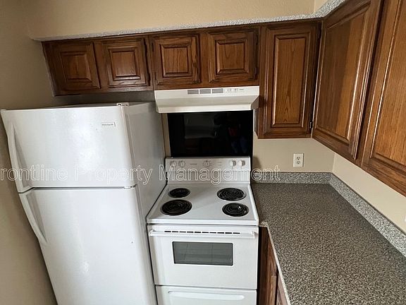 3rd image of 610 Irby Ln #610