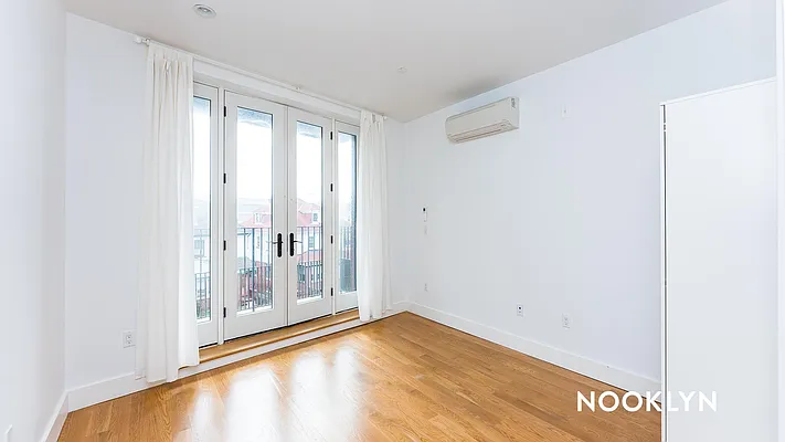Rented by Nooklyn NYC LLC | media 9