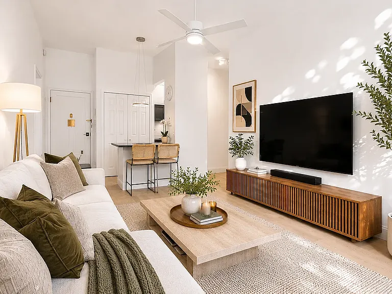 244 E 60th St #3B — Photo 2