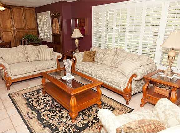 3rd image of 424 Lombardy Ave
