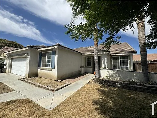 5 bed, 2122 sqft, $3,295 — Photo 2