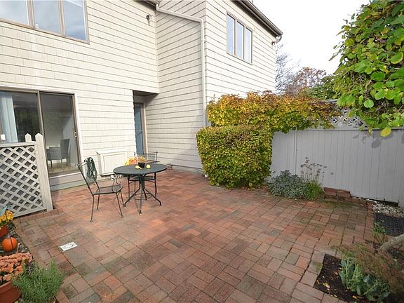 2nd image of 21 Seabreeze Ln #21