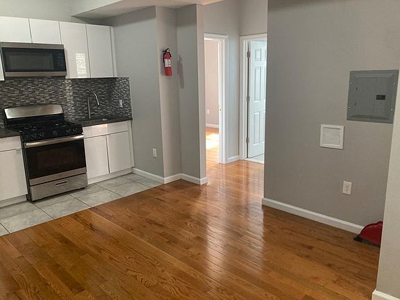 3rd image of 56 Steuben St #2