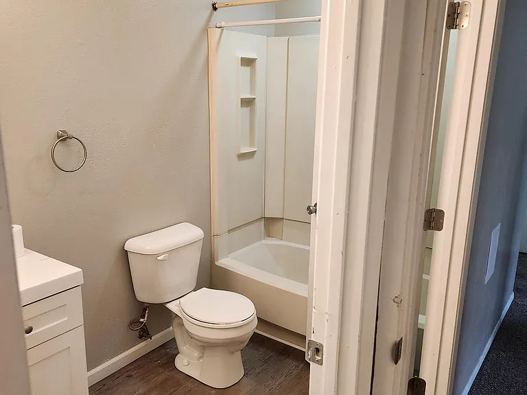 4515 W Bancroft St #9-10 — Photo 14