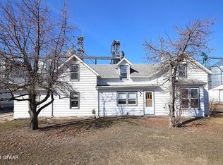 223 3rd Ave, Reynolds, ND 58275