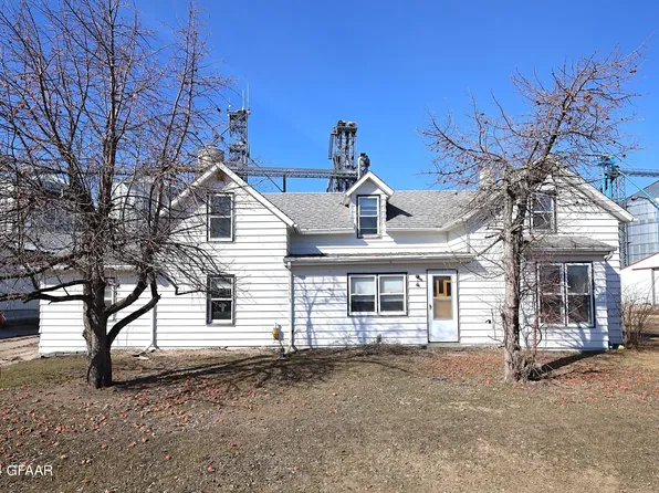 223 3rd Ave, Reynolds, ND 58275