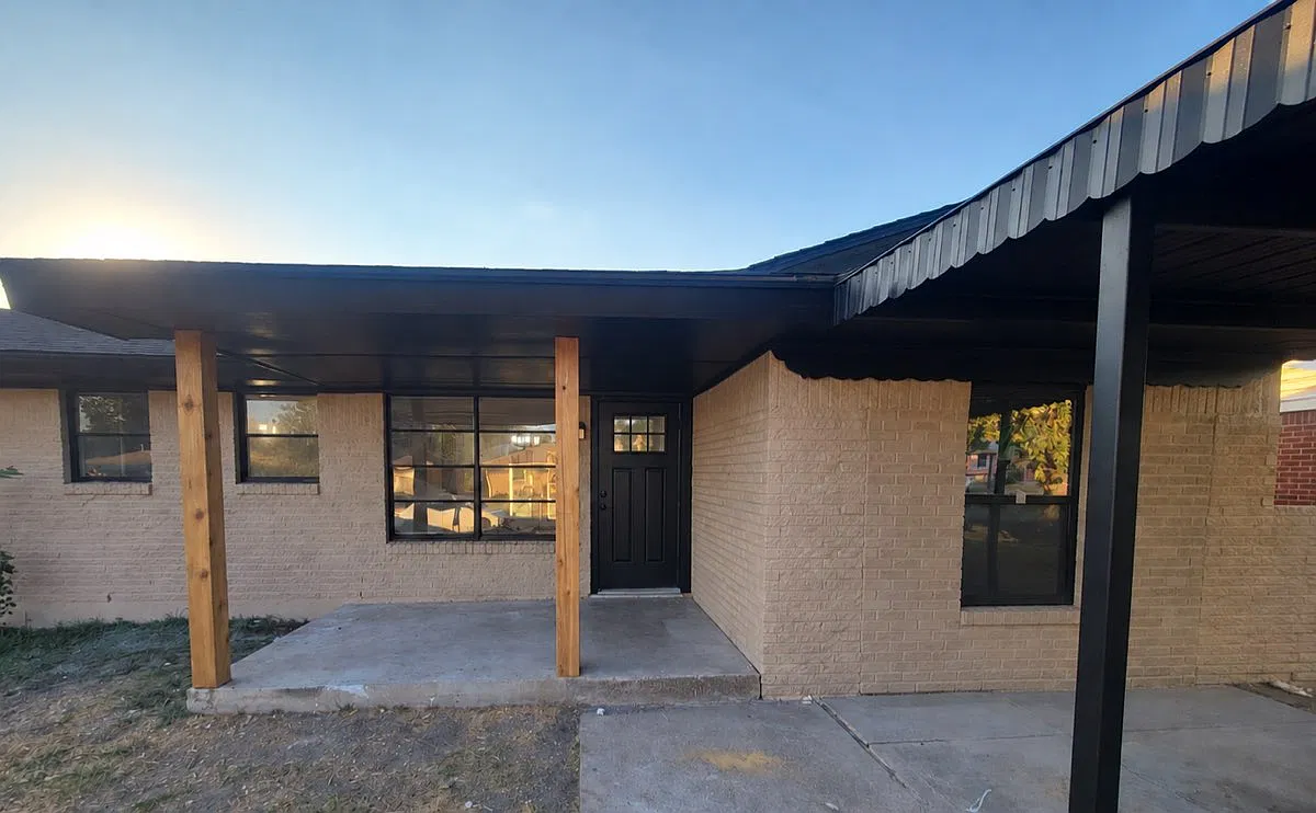 4 bed, 1.5 bath, 1200 sqft, $1,495 — Photo 1