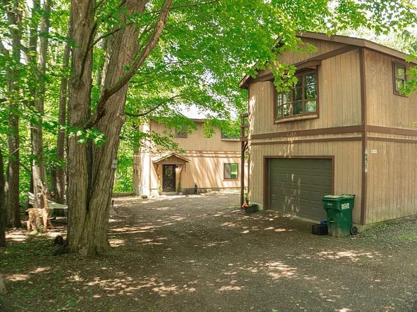 271 Ridge Rd, Oswego, NY 13126