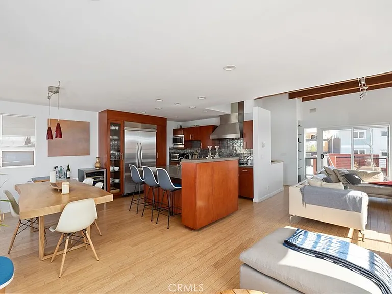 701 Loma Dr — Photo 14