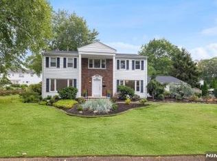 506 Salem St, Paramus, NJ 07652