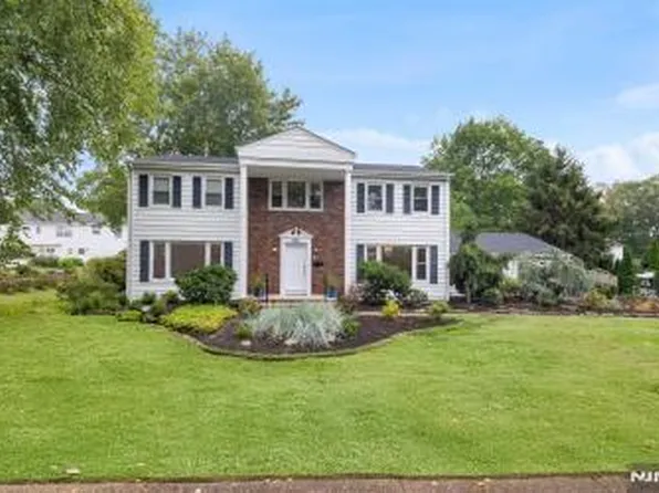 506 Salem St, Paramus, NJ 07652