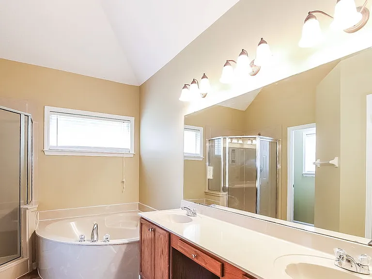 10156 Lynham Dr — Photo 10
