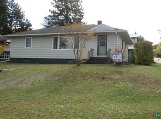 504 E Boundary St, Ely, MN 55731