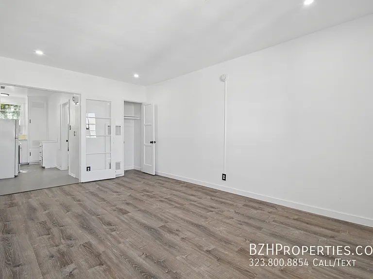 4010 Los Feliz Blvd #16 — Photo 2