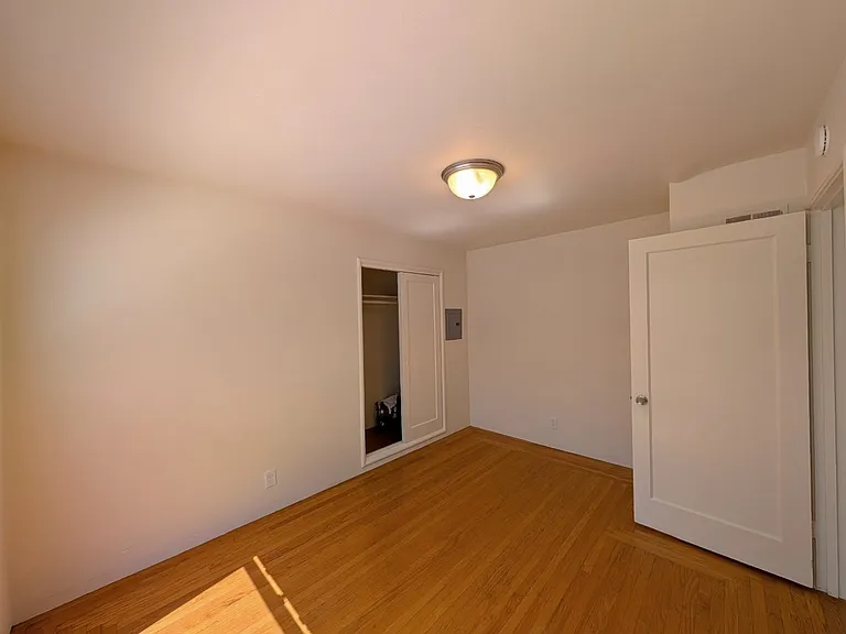 2038-2042 Hearst Avenue — Photo 22
