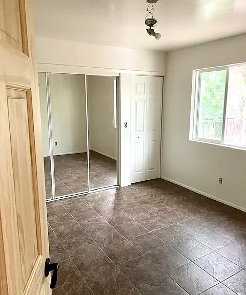 3146 E Kleindale Rd — Photo 11